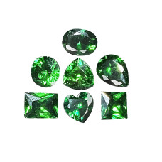 Juego de 7 piezas de corindón esmeralda de diferentes formas, piedras decorativas en varias formas.
